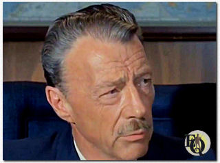 The reporter in Voyage to the Bottom of the Sea's  "Man of Many Faces" (1967) was played by Howard Culver.