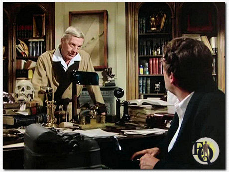 De tv-reeks "Ellery Queen" uit 1975 - 1976 met Richard Queen en Ellery in hun woonkamer.