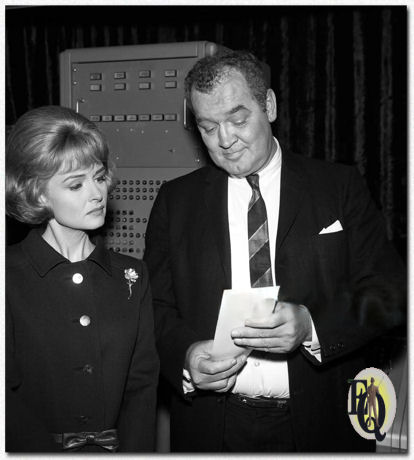 "The Donna Reed Show", Donna and Arch behind the scenes ("Charge", ABC, Oct 21.1965)