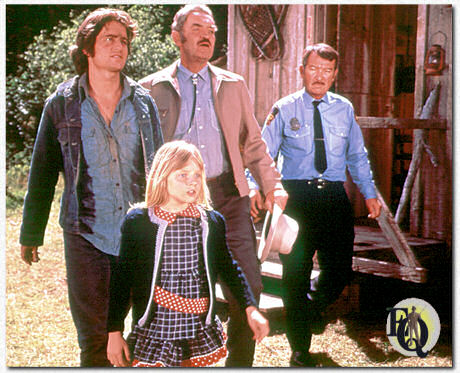"Napoleon and Samantha" (Disney, Jul 5. 1972) with (L-R) Michael Douglas, Jodie Foster, Arch Johnson, and Will Geer.