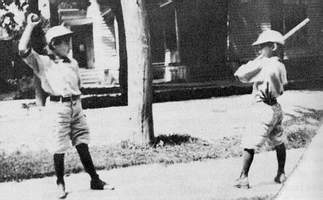 Lee (left) and Danny (right) during a the summer of 1912 in Elmira.