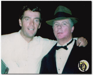 "Maestro" Jim Hutton (Ellery Queen) en Tom Reese (Sgt. Velie).